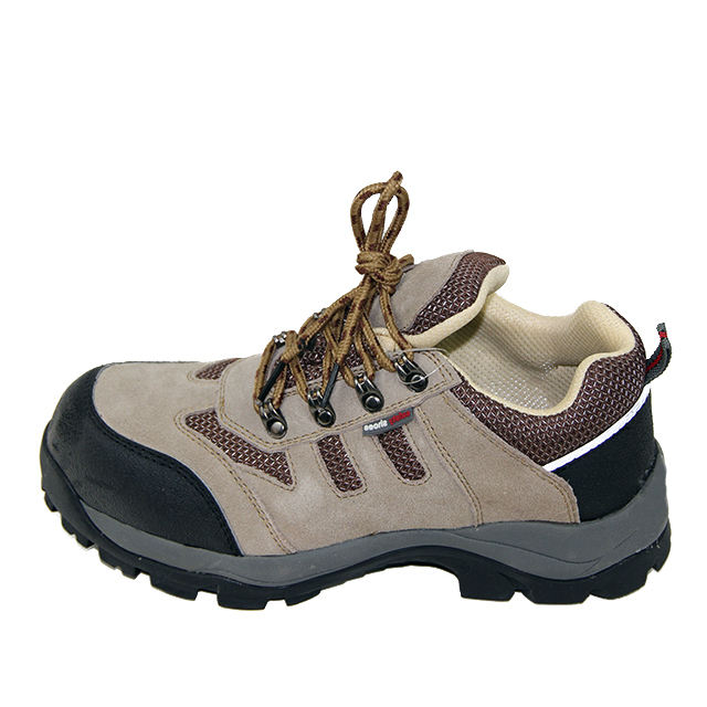 can customize anti-smash and anti-puncture safety shoes, breathable and comforta